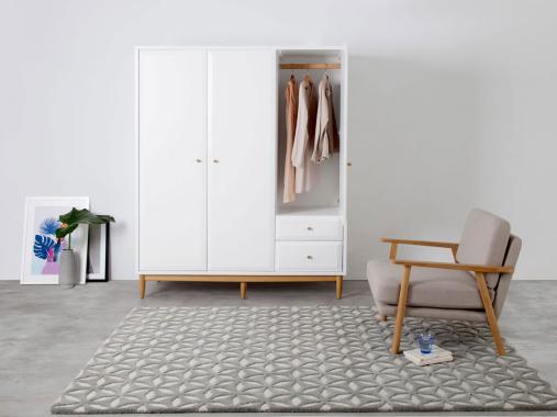 عکس جدید کمد لباس چوبی پایه دار KRC14