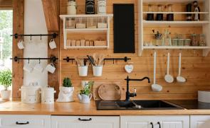 اهمیت شلف ديواري آشپزخانه در منظم کردن محیط